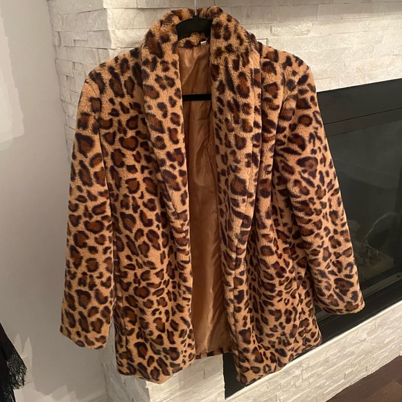 Soft leopard print Jacket - Picture 1 of 4